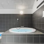 Casa vacanze Lovely In With Sauna